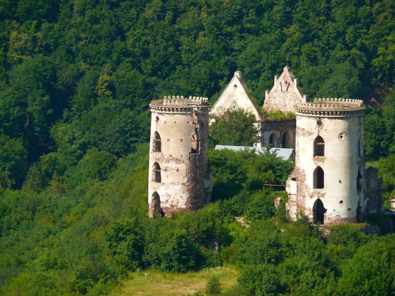 15 архітектурних перлин України, які ще можна врятувати