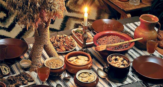 «Святий Вечір»: традиції відзначення Різдва Христового на Заході та Сході України