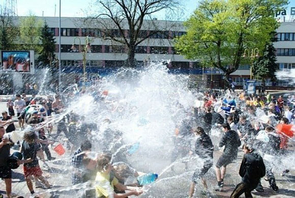 Поливаний Понеділок – не просто день бешкетників