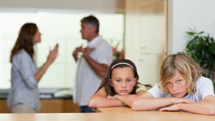 Розлучені батьки мають рівні права на виховання дітей
