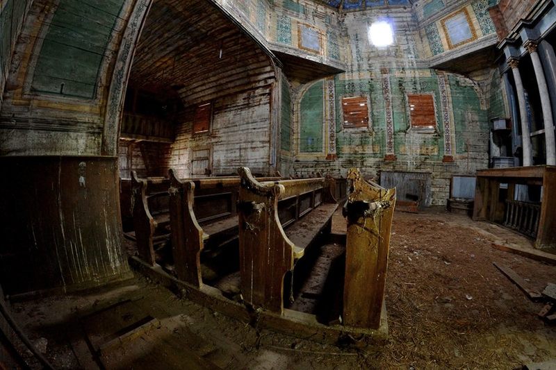 57 храмів-привидів: поляк фотографує залишені українцями церкви