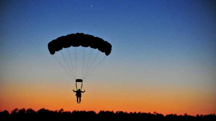 26 липня – День парашутиста