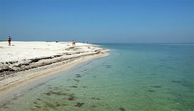 Кращі пляжі України: Бірючий острів в Азовському морі