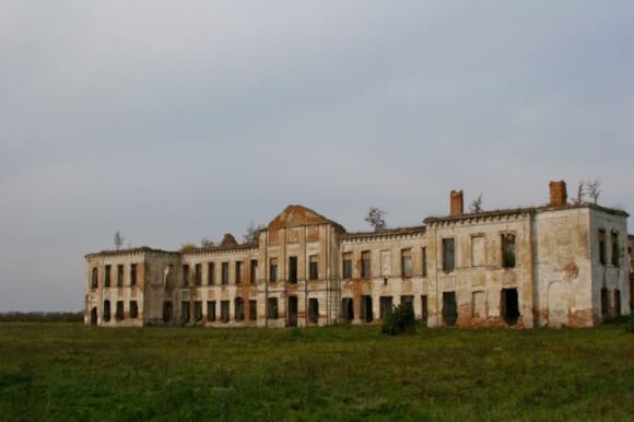 Архітектурні перлини України, які ще можна врятувати: Палацовий комплекс князів Сангушко