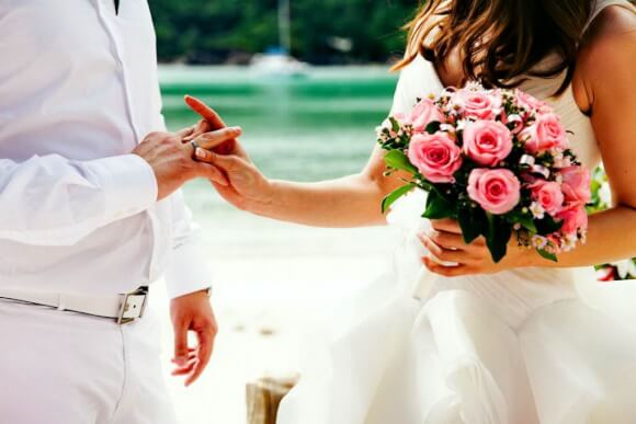 Зміна прізвища після весілля: моє, твоє чи наше?