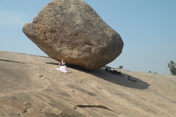 В Індії є камінь, який ніхто і ніколи не зміг зрушити з місця