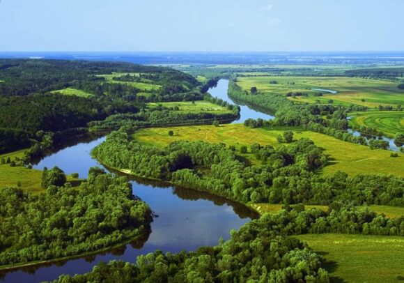 Чому 20 квітня не можна дивитися у вікно і треба залишити одяг біля водойм