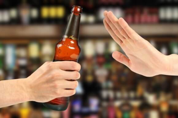 Як розпізнати алкоголізм: експерти назвали три найважливіші фактори