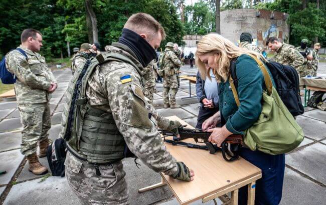 Чи будуть дані про жінок вносити у реєстр військовозобов’язаних: пояснення юриста Чи будуть дані про жінок вносити у реєстр військовозобов’язаних: пояснення юриста