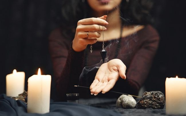 Як розпізнати людину, яка може наврочити і вкрасти удачу