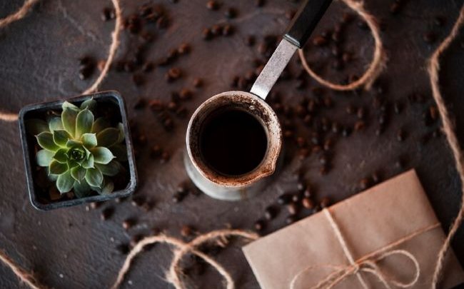 Добриво особливої потужності: як використати на городі кавову гущу